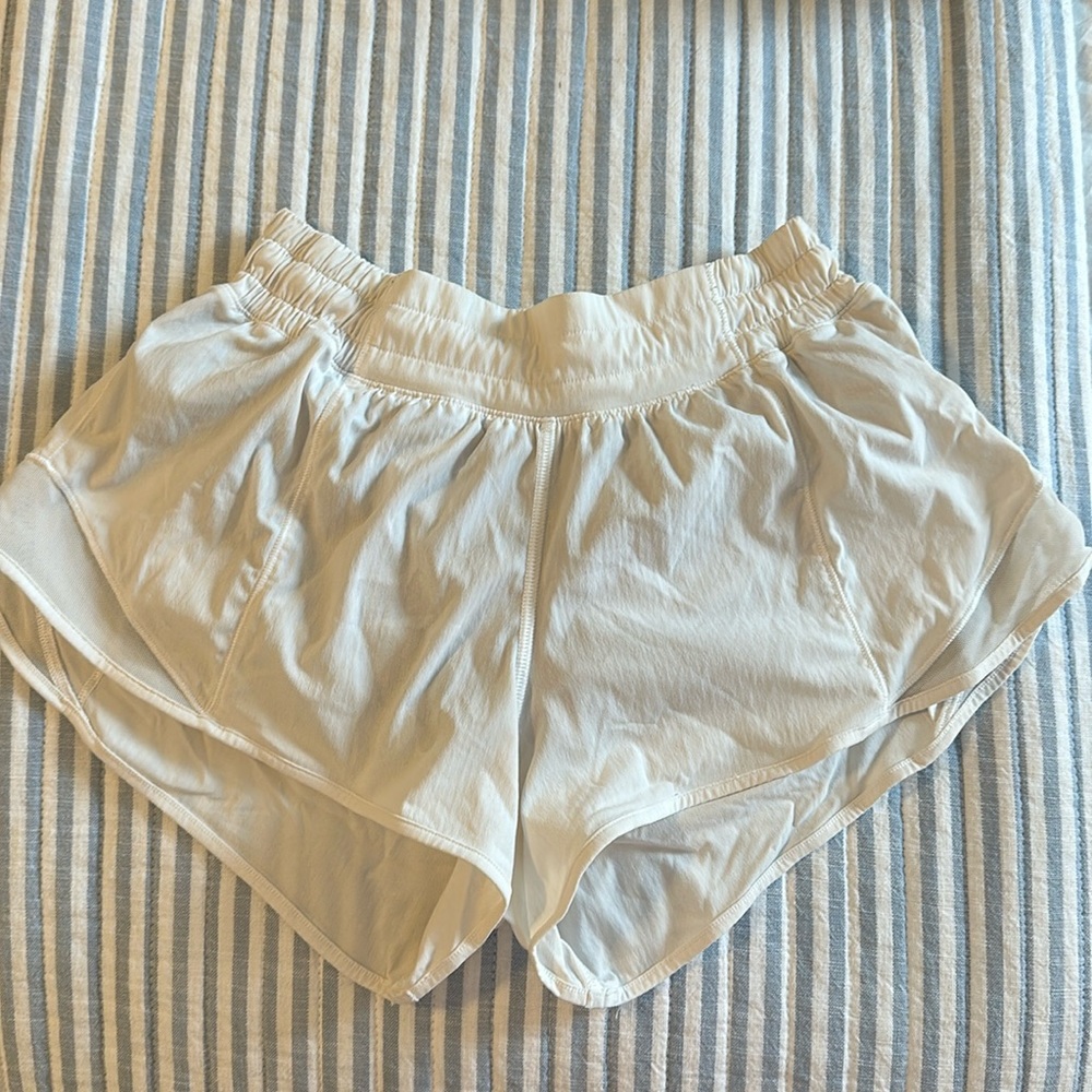Lululemon low rise Hotty Hotty shorts